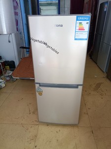 奥马小冰箱106升，正常使用，成色如图，同城，附近包送货上门