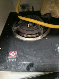 换燃气灶了，这款煤气灶用不上了处理，用了3年特别省气火苗均匀