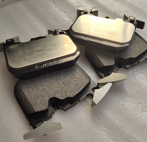 宝马mp原厂刹车片,前四后二刹车皮,宝马m2刹车片,宝马m3