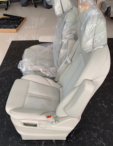 别克gl8航空座椅绒布转让,中排位单个价380一个,没有轨道