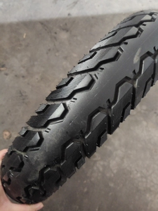 300-10建大真空胎 轮胎8层 无补丁无老化图片实拍九成新