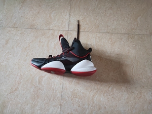 特价李宁篮球鞋空袭5 军哥配色