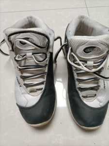 and1太极篮球鞋,40码八成新,无盒,黑色部分哑光牛皮鞋面