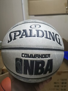 斯伯丁nba比赛篮球76-249y全新正品篮球,因为轻微磨损