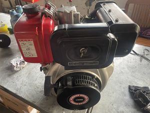 库存里找出来一台日本原装洋马柴油机.风冷电启动 原版原装型号