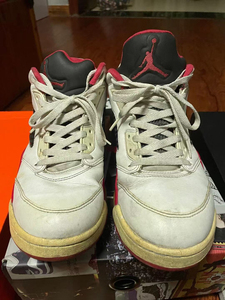 良心价闲置鞋aj5火焰红44 战斗橙色 鞋底氧化瑕疵已经表明