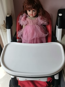 纯皮座椅，在育婴店购买，499元。基本没用。