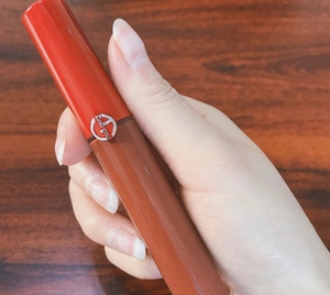 阿玛尼206口红,巨巨巨巨巨美～ 绝对正品,2019年买的