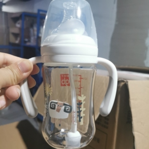 好孩子正品全新玻璃奶瓶180毫升:15元,无包装,白色和绿色