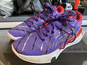 李宁闪击8,40码,紫外光配色,3月6日官网旗舰店购入,买来