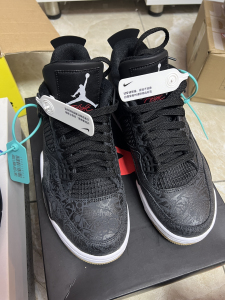 aj4黑镭射男