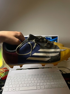 阿迪达斯足球鞋f50 梅西专属配色 印产