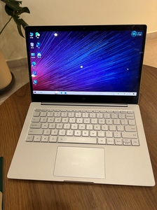 小米笔记本全面屏 i5六代 独显 8g 256固态 轻薄手提