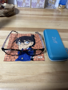 zoff,名侦探柯南限量眼镜,小兰款,眼镜布是柯南的,自己配