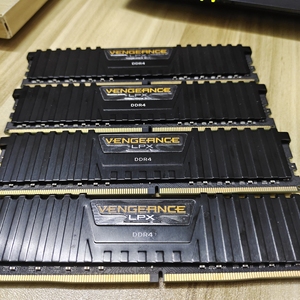 32g内存条海盗船