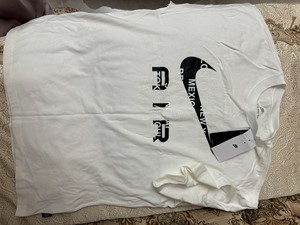 NikeT恤，纯棉，男女款，M码，白色，全新有吊牌，购于专柜
