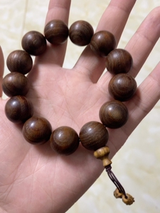 谭木匠 绿檀木佛珠 手串,喜欢的可以拍下,盘了7年