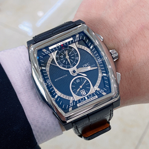 万国达文西系列iw376601,酒桶形男款,44表径,精钢材