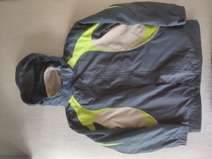 9成新的上海普陀区真光小学校服