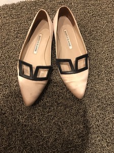 mb平底鞋 很早的款 裸粉色 绸缎材质 35码 真皮底没有贴