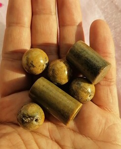 快乐的小鱼3309淘宝河磨玉墨玉黄皮子老型珠手串0人付款650.