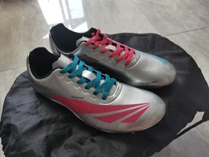 李宁天赐之翼电镀款钉鞋,八钉起跑爆发挺快的 ,38.5码