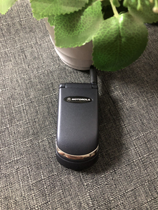 摩托罗拉v998 古董情怀手机 翻盖经典款