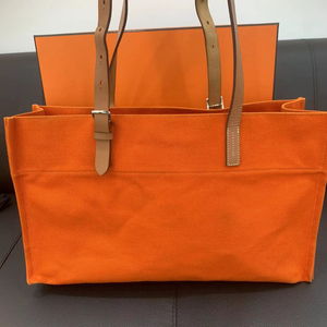 000人付款淘宝正品全新闲置 hermes爱马仕 灰色大号妈咪包,附件:吊牌