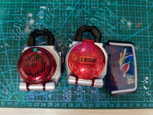 万代假面骑士铠武dx血橙套石榴锁种