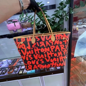 lv 超级限量款 荧光粉字母 涂鸦nf 购物袋 整体成色不错