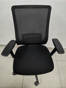 日本okamura primp冈村人体工学椅,靠背可后倾,扶