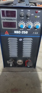 山大奥太NBC250二保焊机成色非常好，实际使用时间半年左右