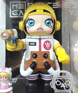 泡泡玛特积木熊