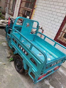 急出售 品牌淮海九成新电动三轮车