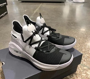 安德玛库里6代篮球鞋,保证正品,黑白奥利奥配色,穿过不到五次