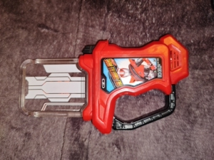 假面骑士驰骑扭蛋卡带.成色如图.音效正常.