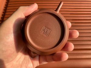 器象创始人 东升 底款的紫砂壶.