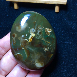 缅甸琥珀,绿珀妖花溶洞蜜挂坠,花纹妖娆,珀体温润,无裂冰,规