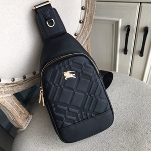 闲置转让  burberry 巴宝莉男士单肩斜挎胸包
