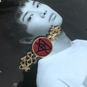 全新华晨宇火星演唱会logo钥匙扣挂饰纯手工