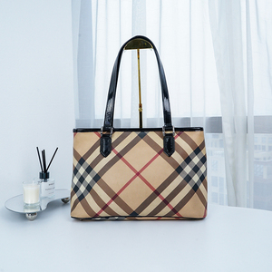 巴宝莉女包购物包