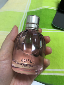 欧舒丹玫瑰之心淡香水50ml,国内专柜版,经典玫瑰香,有盒子