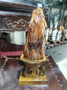 缅甸树化玉摆件.红料