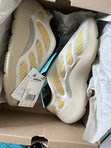 adidas yeezy-850 700v3 红花籽