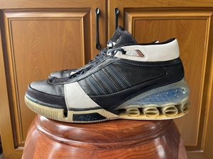 adidas kg bounce 加内特 森林狼时期战靴 阿