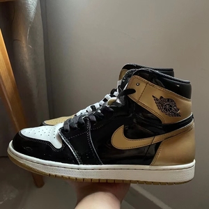 aj1黑金top3 43码原盒配件齐全 成色不错好价把握 8