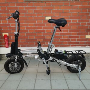 速蝶折叠电动自行车