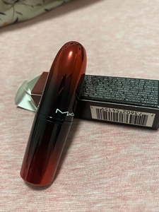 mac渐变口红423 全新正品,口红买太多,用不到,未拆封.