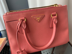 prada单肩斜跨手提女包 品牌:prada/普拉达 款式