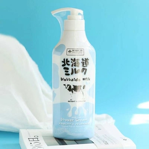 【冲销量】日本北海道牛奶沐浴露男女美白温和沐浴露700ml